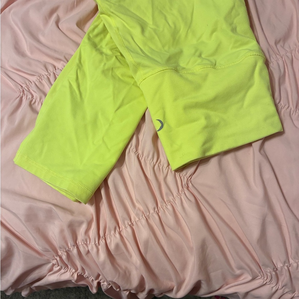 Zyia High-Waist Neon Yellow crop leggings